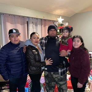 Meet your Posher, Gilberto león